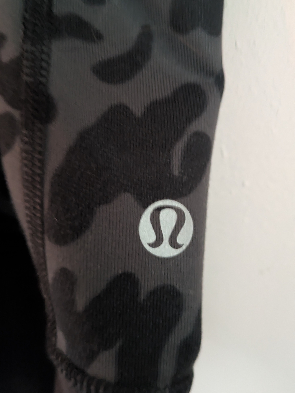 lululemon athletica Black and Charcoal Leopard Zip-Up Hoodie - Picture 4 of 7